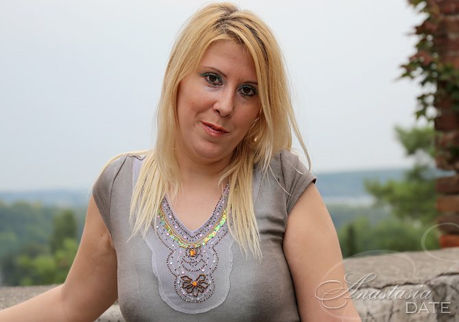 Picture Serbian exotic woman: Milka from Belgrade, 36 yo ...